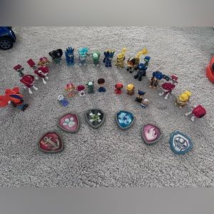 Paw Patrol Action Figures, Mini Action Figures, Badges and Night Light